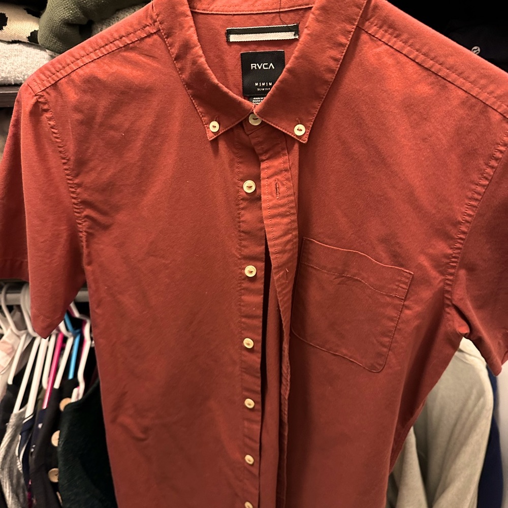 Medium RVCA That’ll Do button down. Short sleeve
